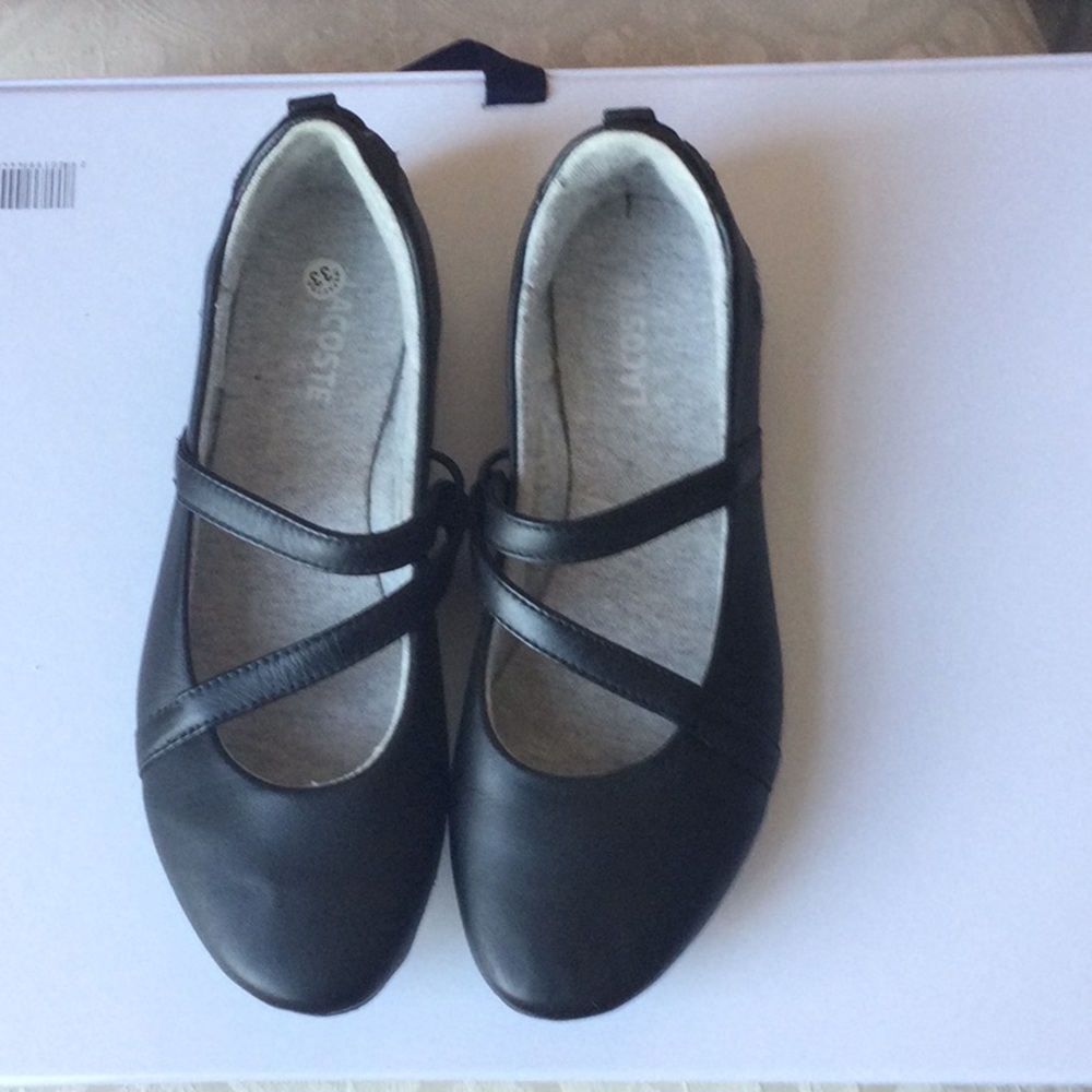 Ladies Lacoste Mary Jane style leather shoe size 5.5 black